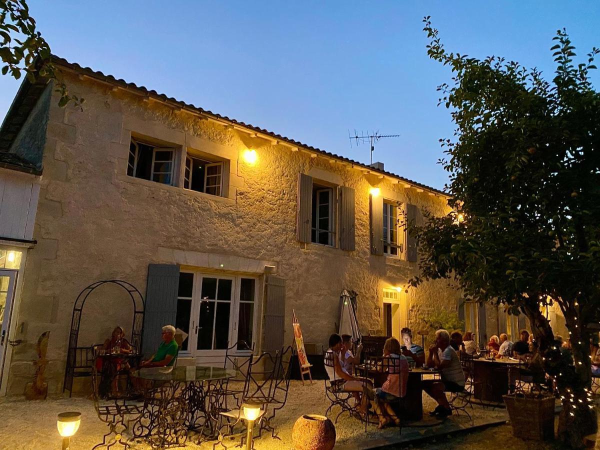Bed and Breakfast Le Relais D'Aulnay Aulnay  Esterno foto