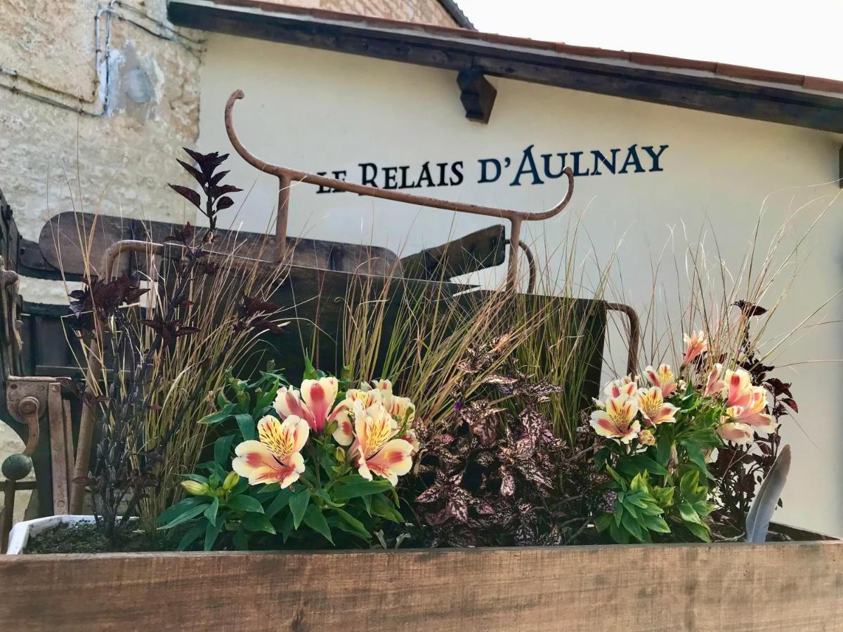 Bed and Breakfast Le Relais D'Aulnay Aulnay  Esterno foto